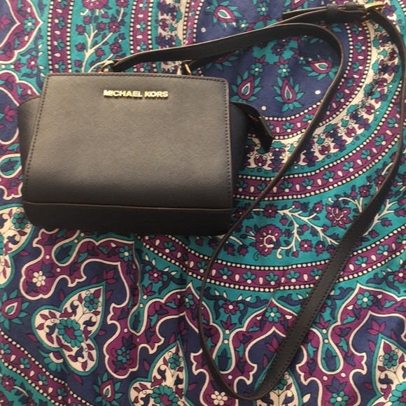 Michael Kors mini Saffiano purse - Picture 3 of 4